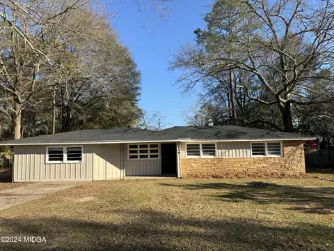 624 Pine Ridge St, Perry, GA 31069