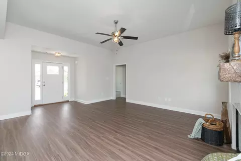 237 Overton Dr, Perry, GA 31069 photo 4