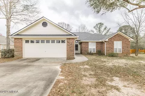 223 Bowen Dr, Warner Robins, GA 31088