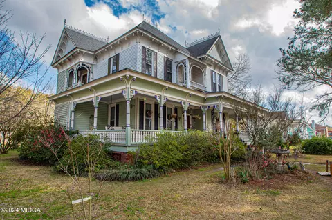 178 N Dooley St #216, Hawkinsville, GA 31036