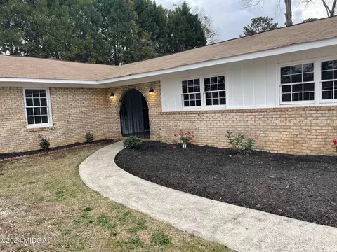 505 Forest Lake Dr, Warner Robins, GA 31093