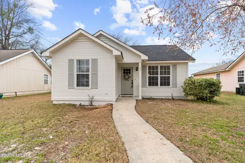 305 Johnson Rd, Warner Robins, GA 31093