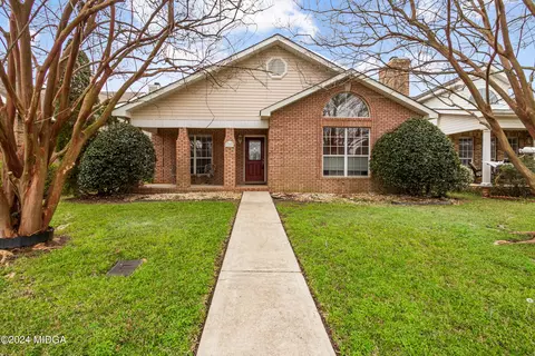 125 Williamstown Dr, Warner Robins, GA 31093