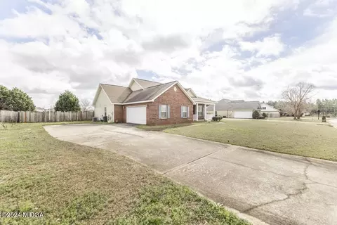 106 Addington Dr, Kathleen, GA 31047