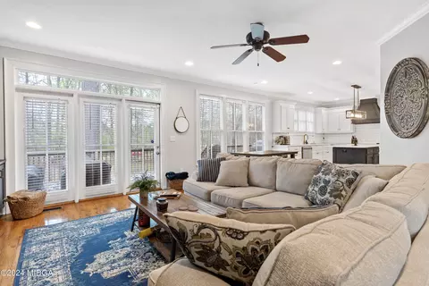 Living - 211 Diamond Pl, Gray, GA 31032 photo 3 of 4