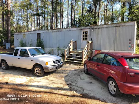 30 Ridge Dr, Cochran, GA 31014