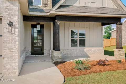210 Old Hollow Way, Kathleen, GA 31047