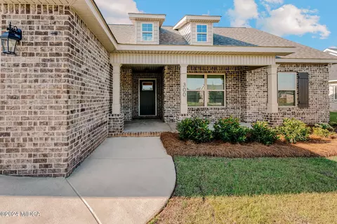 300 Remington Dr, Kathleen, GA 31047