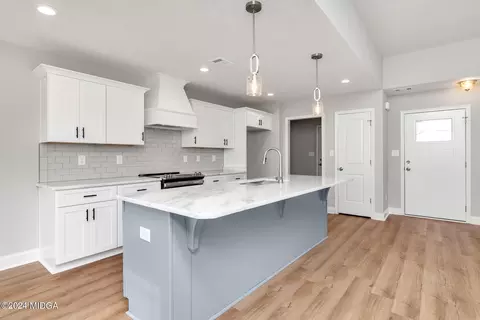 Kitchen - 247 Overton Dr, Perry, GA 31069 photo 2 of 3