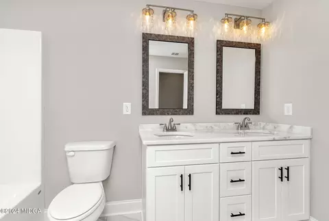 Bath - 247 Overton Dr, Perry, GA 31069 photo 5 of 7