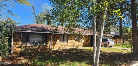 1250 Pinewood Dr SE, Milledgeville, GA 31061