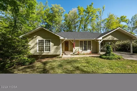 1126 King Arthur Dr, Macon, GA 31220