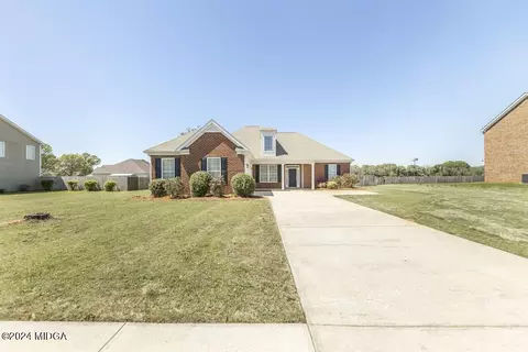 Exterior - 124 Christopher Dr, Byron, GA 31008 photo 3 of 11