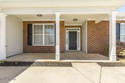 Exterior - 124 Christopher Dr, Byron, GA 31008 photo 6 of 11