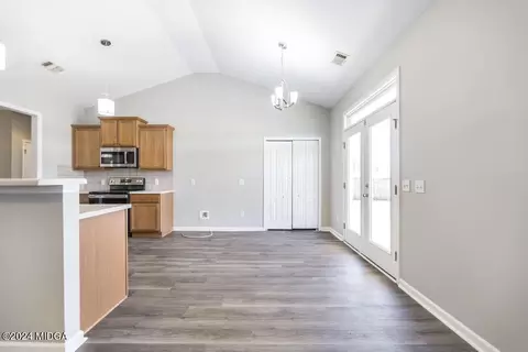 Kitchen - 124 Christopher Dr, Byron, GA 31008 photo 1 of 6