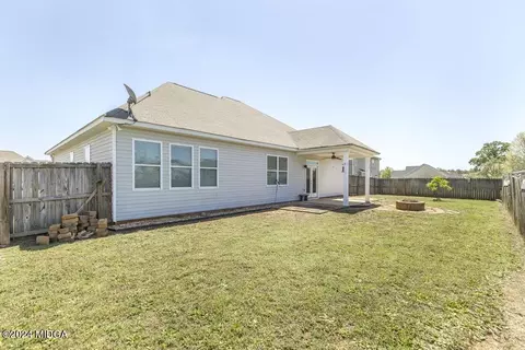 Exterior - 124 Christopher Dr, Byron, GA 31008 photo 10 of 11