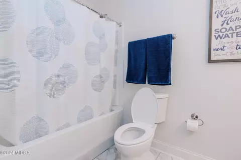 Bath - 193 Red Tail Cir, Byron, GA 31008 photo 6 of 6