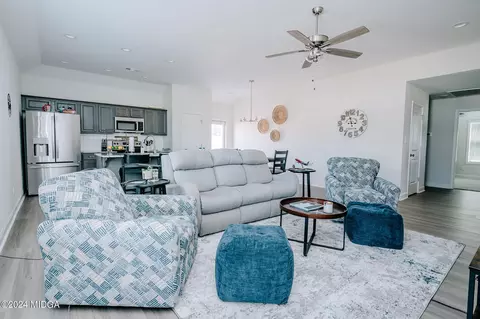 Living - 193 Red Tail Cir, Byron, GA 31008 photo 3 of 4