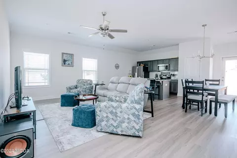 Living - 193 Red Tail Cir, Byron, GA 31008 photo 2 of 4