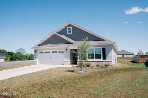 193 Red Tail Cir, Byron, GA 31008
