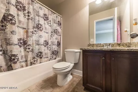 Bath - 107 Arapaho Dr, Kathleen, GA 31047 photo 4 of 6