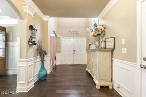 Entry Way - 107 Arapaho Dr, Kathleen, GA 31047 photo 2 of 5