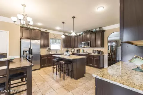 Kitchen - 107 Arapaho Dr, Kathleen, GA 31047 photo 1 of 6
