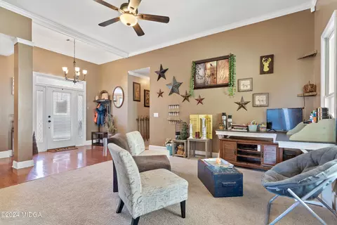 Living - 101 Summit Ct, Warner Robins, GA 31088 photo 2 of 5