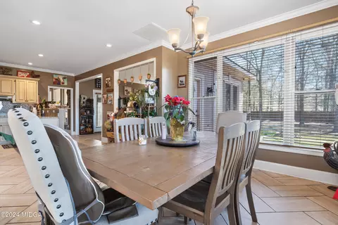 Dining - 101 Summit Ct, Warner Robins, GA 31088 photo 2 of 3