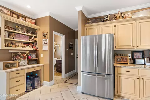 Kitchen - 101 Summit Ct, Warner Robins, GA 31088 photo 3 of 6