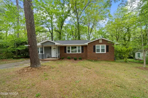 1062 N Pine Knoll Dr, Macon, GA 31204