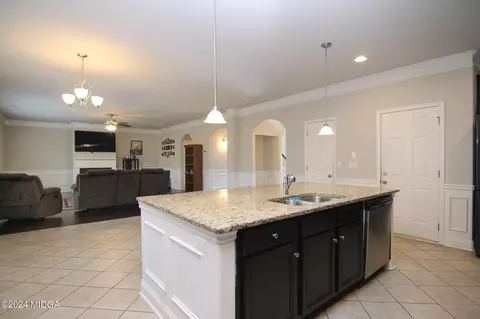 Kitchen - 101 Chamblee Way, Warner Robins, GA 31088 photo 6 of 7