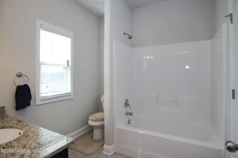 Bath - 101 Chamblee Way, Warner Robins, GA 31088 photo 5 of 7