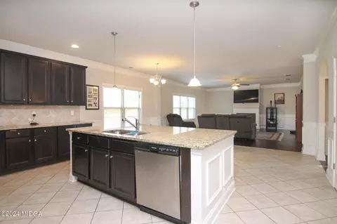 Kitchen - 101 Chamblee Way, Warner Robins, GA 31088 photo 7 of 7