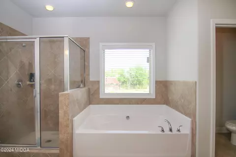 Bath - 101 Chamblee Way, Warner Robins, GA 31088 photo 3 of 7