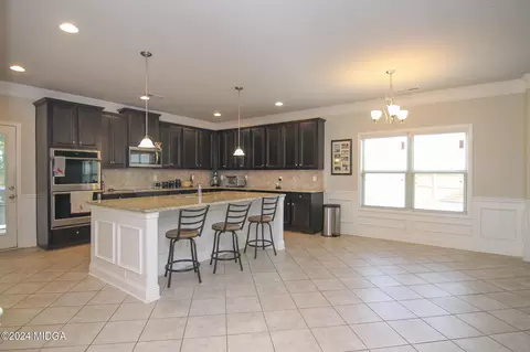 Kitchen - 101 Chamblee Way, Warner Robins, GA 31088 photo 3 of 7