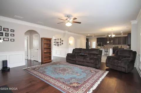 Living - 101 Chamblee Way, Warner Robins, GA 31088 photo 3 of 3