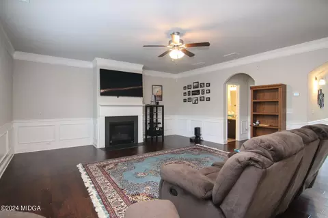 Living - 101 Chamblee Way, Warner Robins, GA 31088 photo 2 of 3