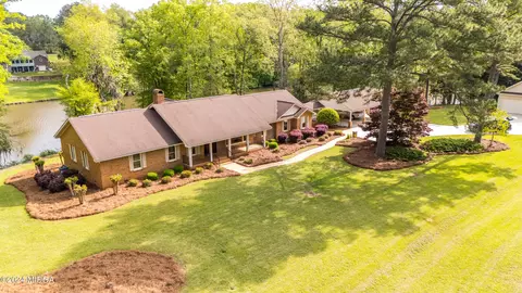 15 Frances Ave, Hawkinsville, GA 31036