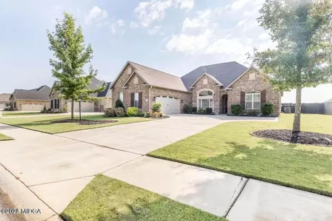 620 Mccarley Downs Dr, Bonaire, GA 31005