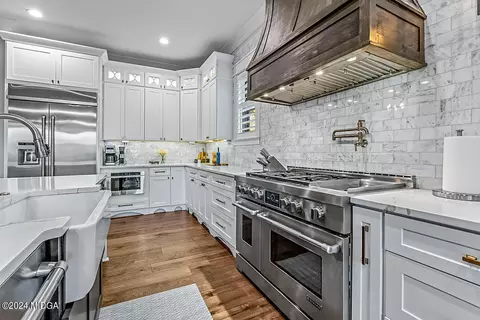 Kitchen - 611 River Overlook, Forsyth, GA 31029 photo 4 of 6