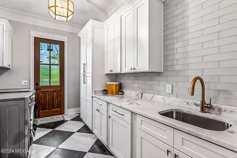 Kitchen - 611 River Overlook, Forsyth, GA 31029 photo 2 of 6