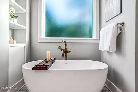 Bath - 611 River Overlook, Forsyth, GA 31029 photo 6 of 11