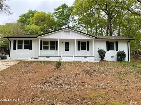 102 Waverly Way, Thomaston, GA 30286