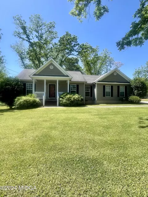 170 Oakridge Dr, Forsyth, GA 31029