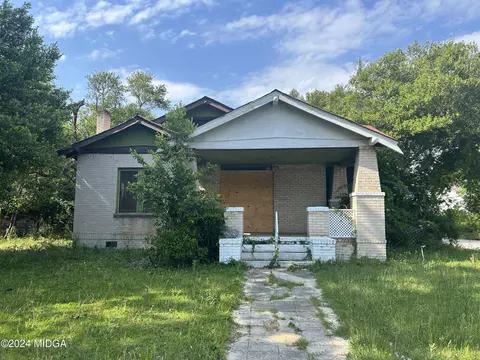 2703 Hillcrest Ave, Macon, GA 31204
