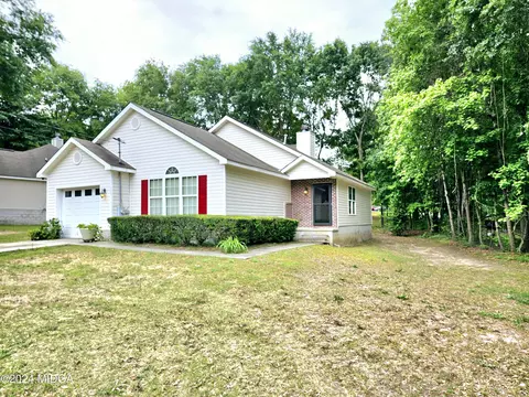 229 Bradstone Cir, Macon, GA 31217
