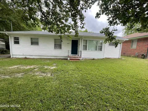 4064 Emory Dr, Macon, GA 31206