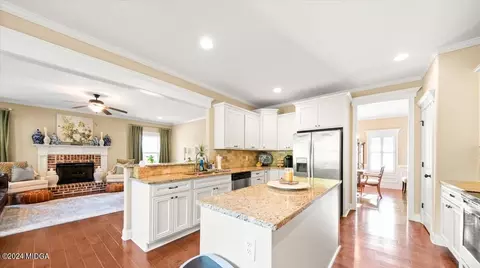 Kitchen - 25 Jackson Dr, Forsyth, GA 31029 photo 2 of 2