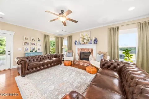 Living - 25 Jackson Dr, Forsyth, GA 31029 photo 2 of 2
